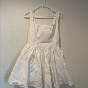White Sleeveless Dress